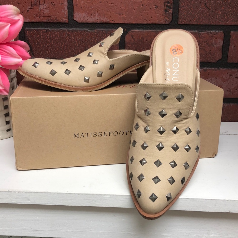 New In Box Coconuts Tan Stud Mule - image 1